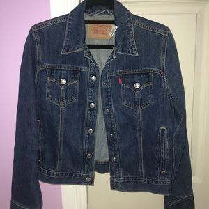 Cute Levi’s denim jacket